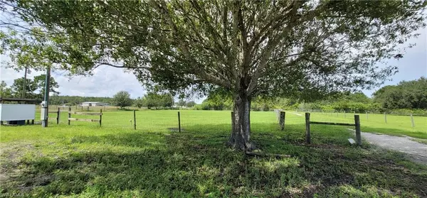 Labelle, FL 33935,1099 Charolais RD