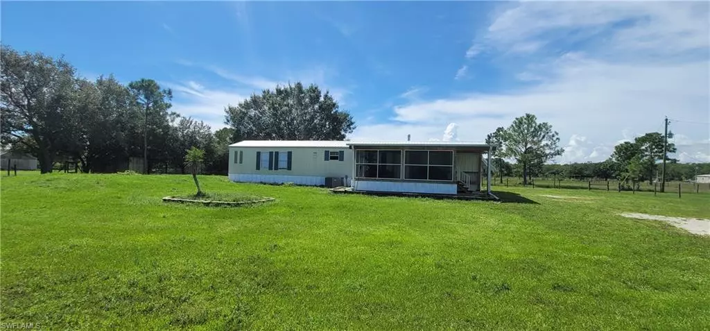 Labelle, FL 33935,1099 Charolais RD