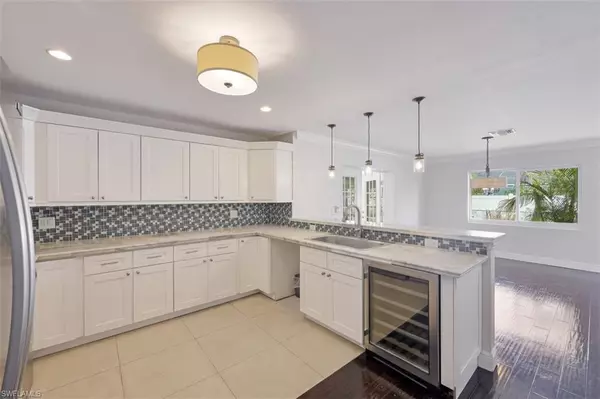 Naples, FL 34105,3565 BALBOA CIR W