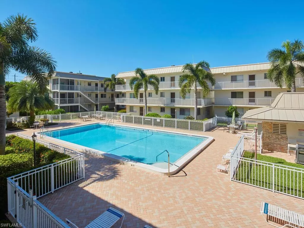 Naples, FL 34102,766 Central AVE #204