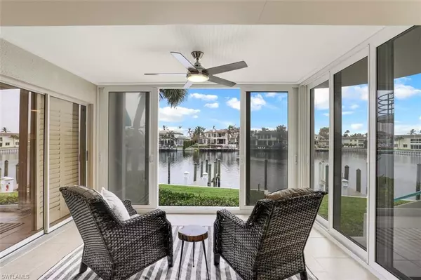 255 Park Shore DR #3-311, Naples, FL 34103