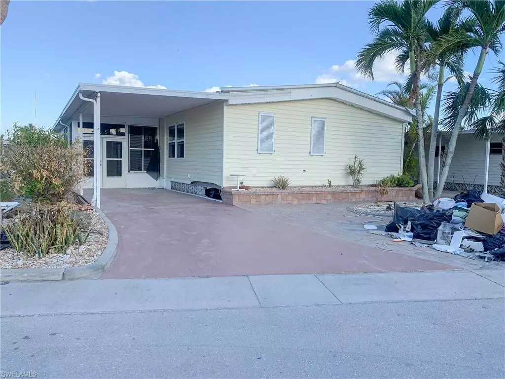 Fort Myers Beach, FL 33931,17581 Peppard DR