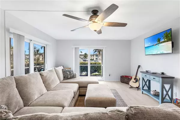 232 Palm DR #47-7, Naples, FL 34112