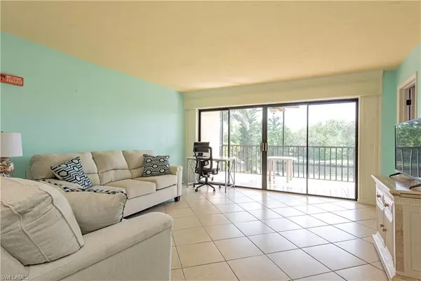 Naples, FL 34113,700 Valley Stream DR #200