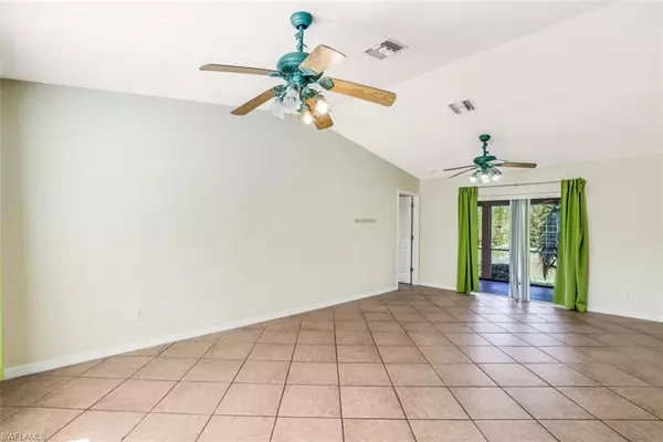 Bonita Springs, FL 34134,3880 Bennett LN