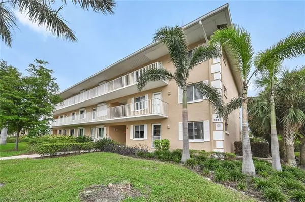 Naples, FL 34112,3061 Sandpiper Bay CIR #J106