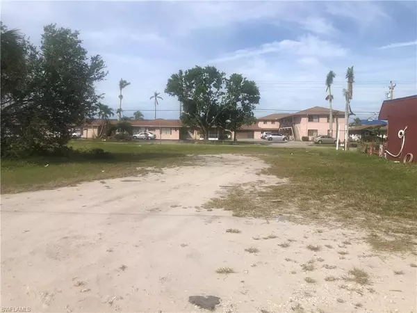 Cape Coral, FL 33904,1220 SE 46th LN