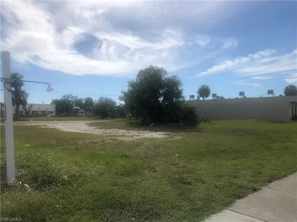 Cape Coral, FL 33904,1220 SE 46th LN