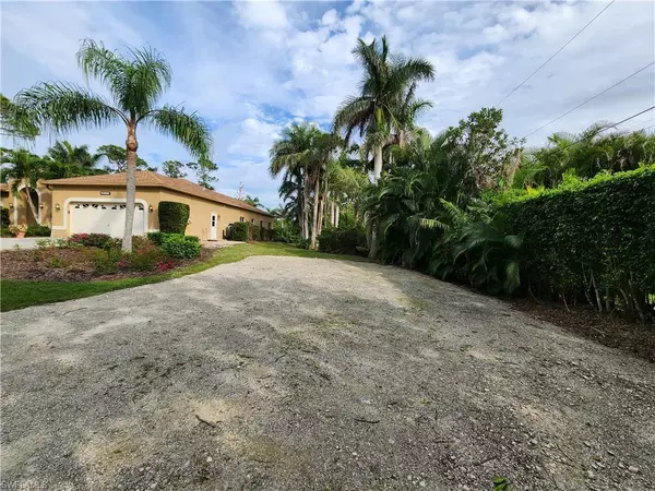 Bonita Springs, FL 34134,28181 Meadowlark LN