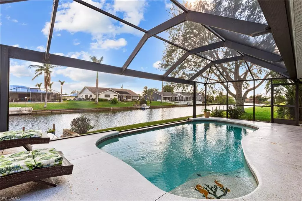 Cape Coral, FL 33990,609 SE 19th CT