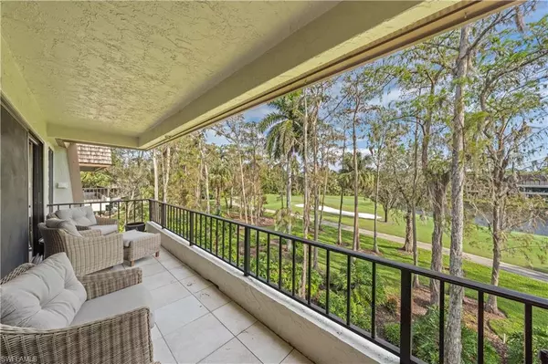 103 Clubhouse LN #383, Naples, FL 34105