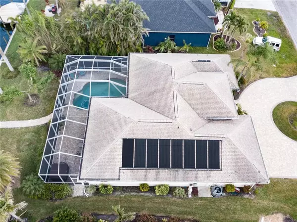 Cape Coral, FL 33990,407 SE 21st ST