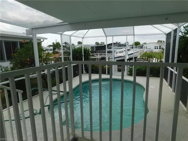 Fort Myers Beach, FL 33931,17500 Canal Cove CT