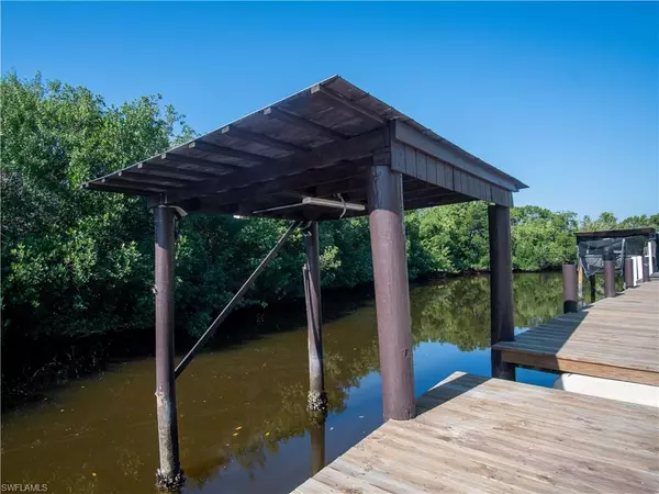 Everglades City, FL 34139,430 Riverside DR