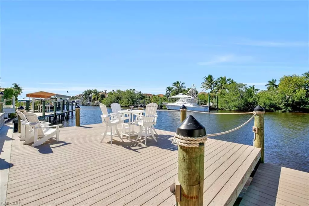 Fort Myers Beach, FL 33931,18116 Deep Passage LN