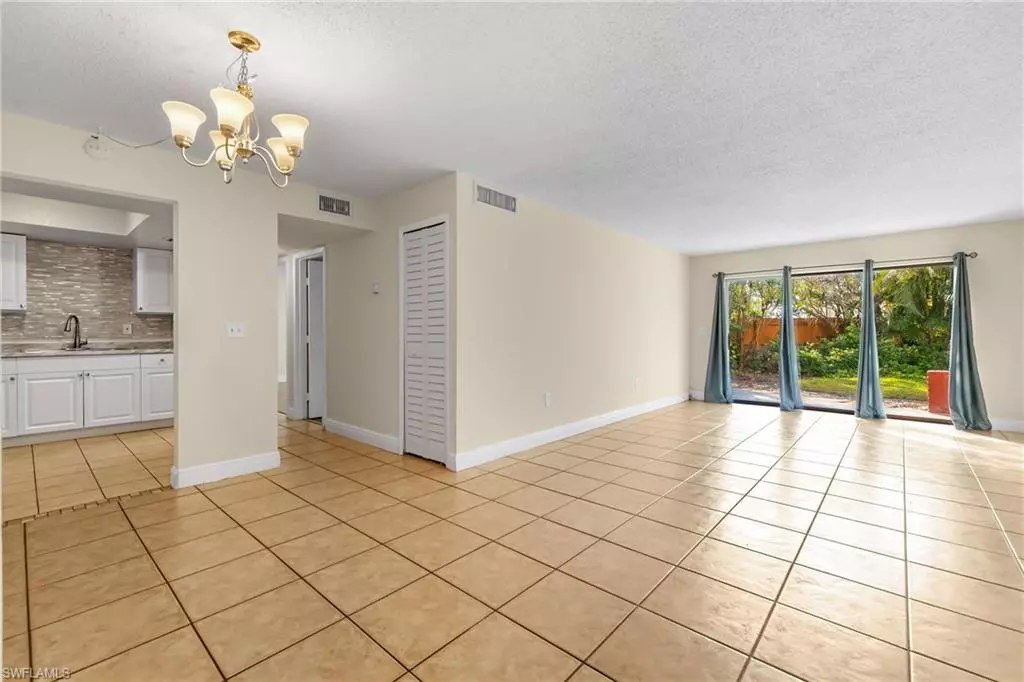 Fort Myers, FL 33901,3704 Broadway CIR #121