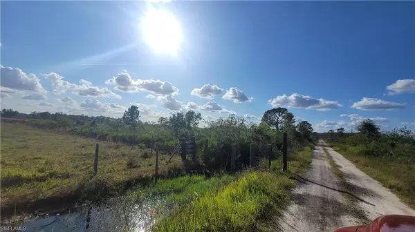 23855 Dixie RD, Labelle, FL 33935