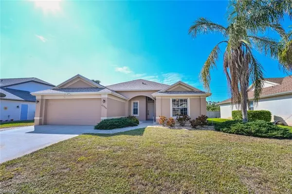 22800 Snaptail CT, Estero, FL 33928