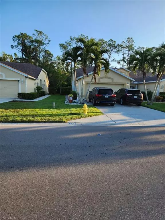 Naples, FL 34104,5266 Whitten DR #49