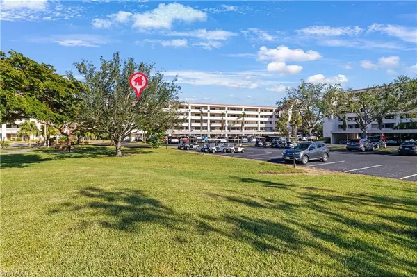 7410 Lake Breeze DR #107, Fort Myers, FL 33907