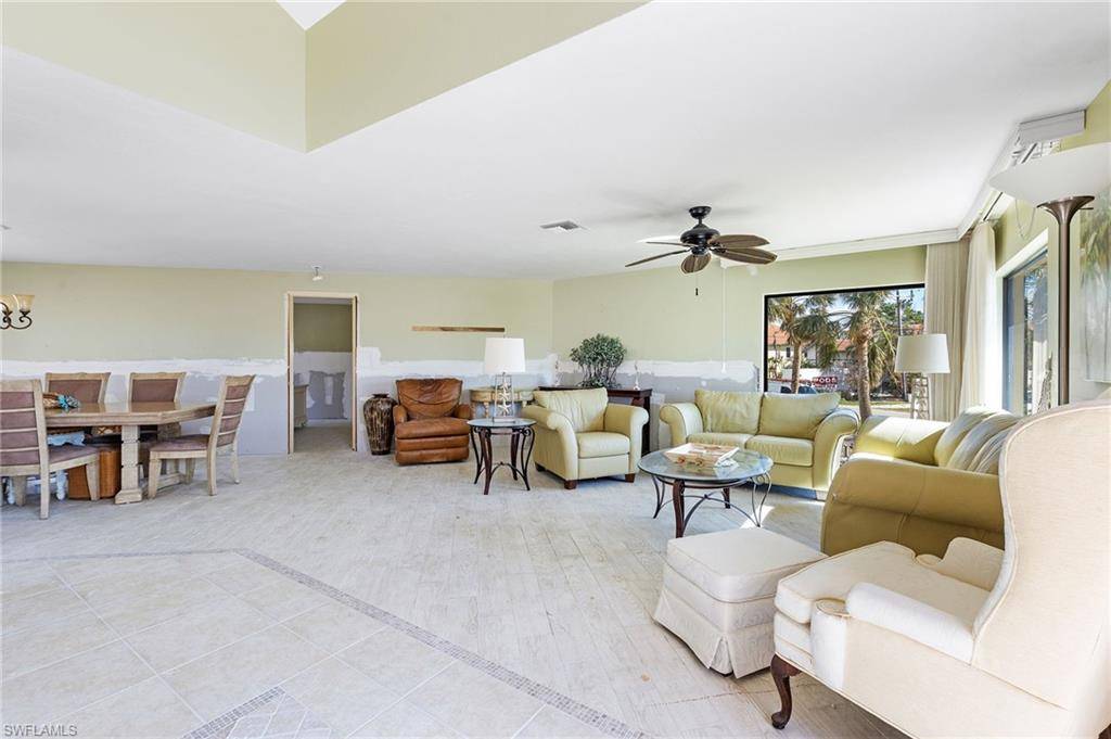 Sanibel, FL 33957,1206 Par View DR