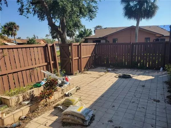 Fort Myers, FL 33908,17306 Timber Oak LN