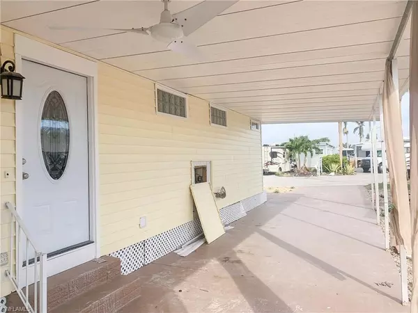 Fort Myers Beach, FL 33931,17820 Eglantine LN