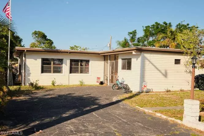 4370 Deleon ST, Fort Myers, FL 33901