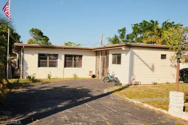 4370 Deleon ST, Fort Myers, FL 33901