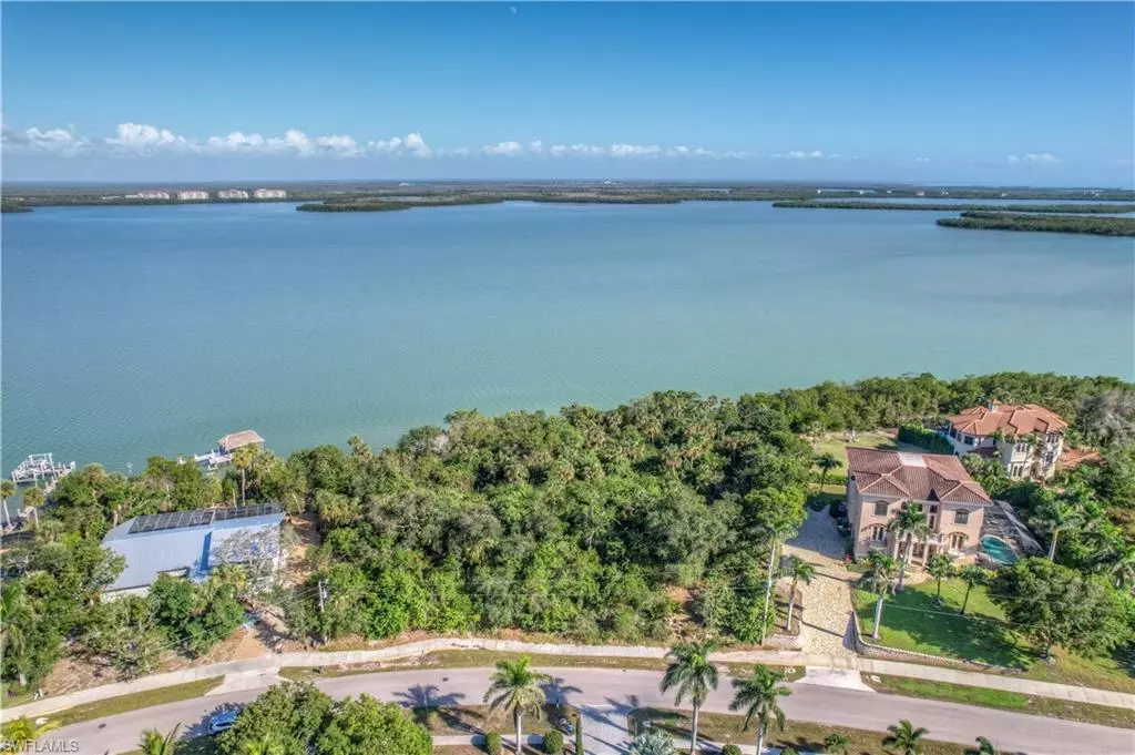 Marco Island, FL 34145,621 Inlet DR