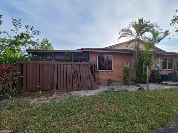 6322 Royal Woods DR, Fort Myers, FL 33908