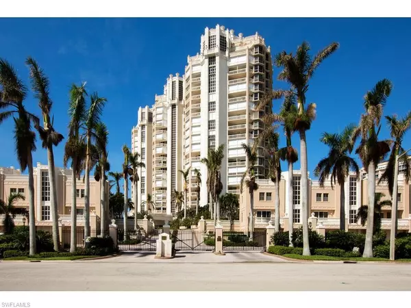 Naples, FL 34103,4021 Gulf Shore BLVD N #203