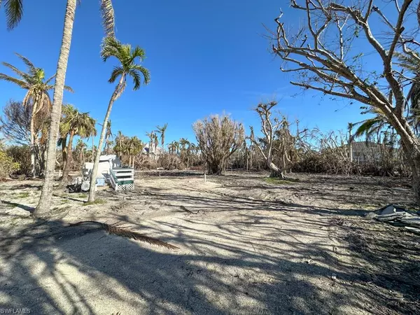 Sanibel, FL 33957,460 Sawgrass PL