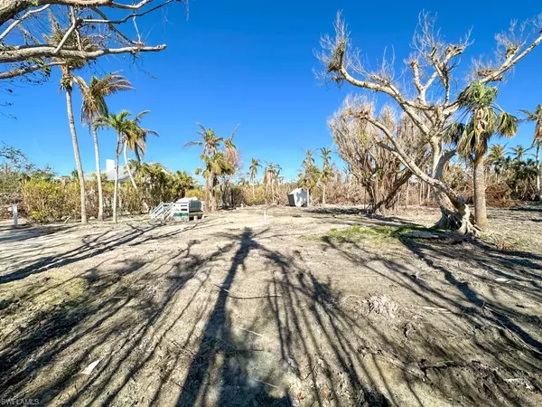 Sanibel, FL 33957,460 Sawgrass PL