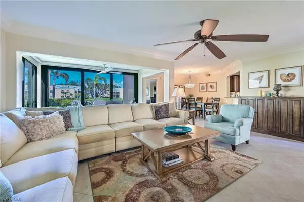 Naples, FL 34108,601 Beachwalk CIR #L-104