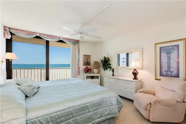 Marco Island, FL 34145,320 Seaview CT #1106