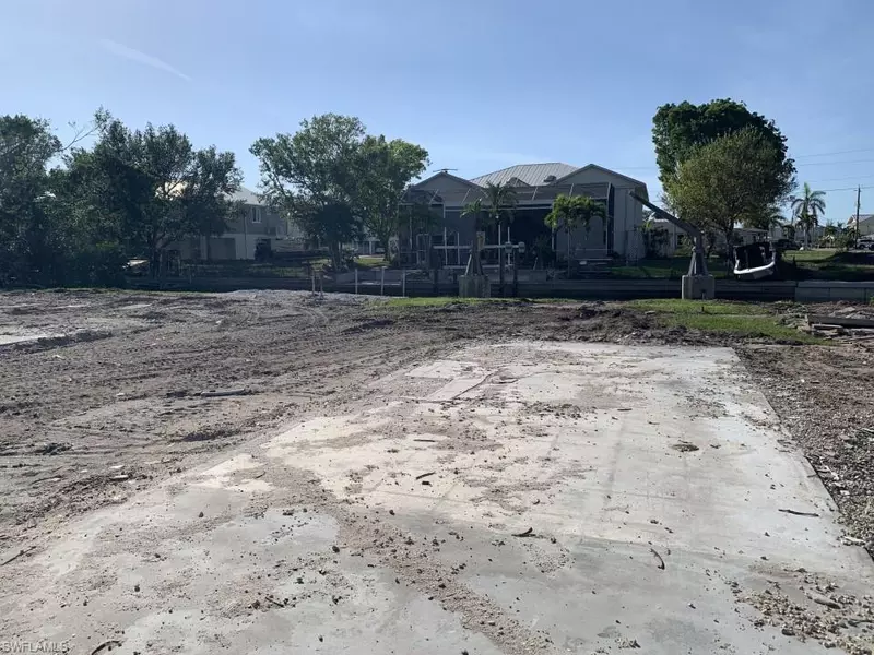 24529 Dolphin ST, Bonita Springs, FL 34134