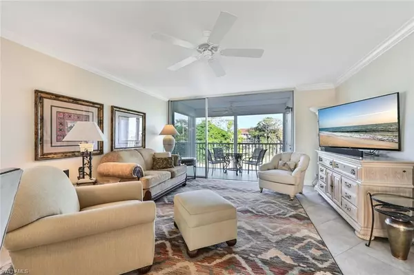 Naples, FL 34105,1057 Forest Lakes DR #305