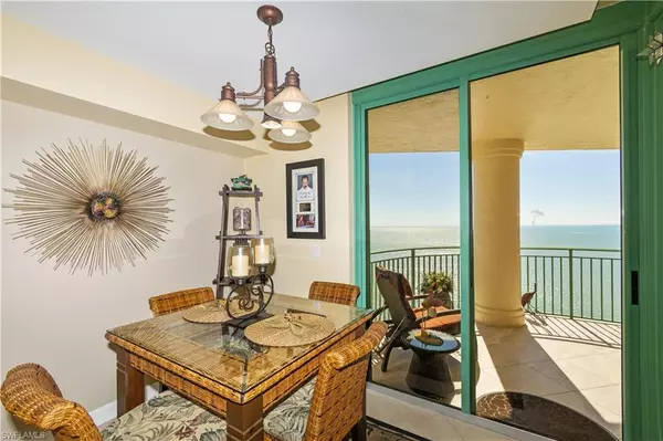 Marco Island, FL 34145,980 Cape Marco DR #1702