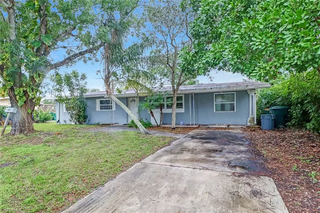 Naples, FL 34104,881 Coconut CIR W