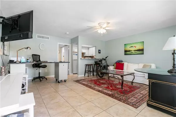 Marco Island, FL 34145,1047 Hartley AVE #207