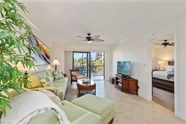 Marco Island, FL 34145,1041 Swallow AVE #304