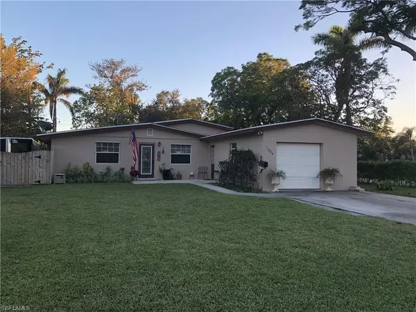 1004 6th LN N,  Naples,  FL 34102