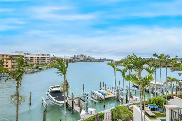 221 Harbour DR #6, Naples, FL 34103