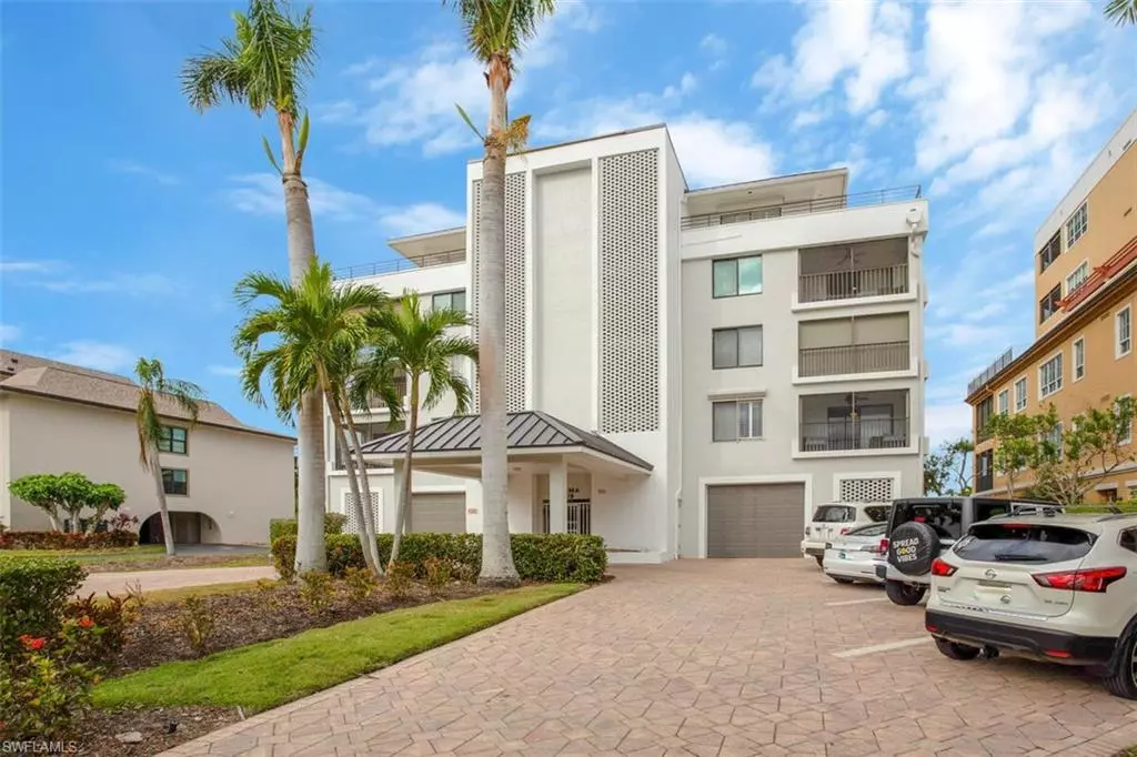 Marco Island, FL 34145,910 Panama CT #201