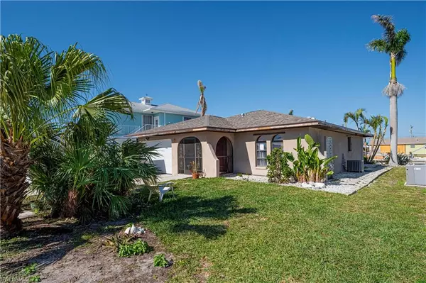 3694 Ruby AVE, St. James City, FL 33956