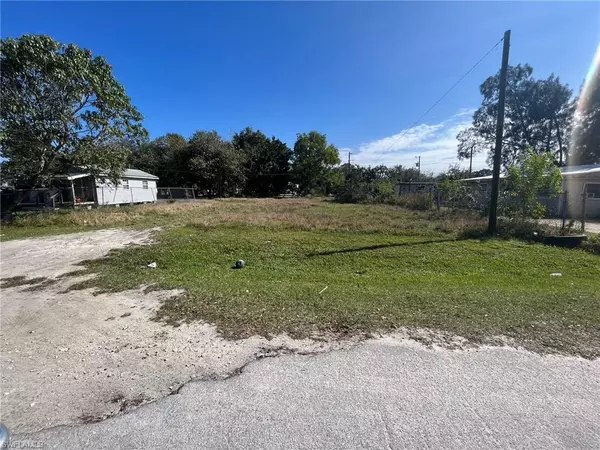 Immokalee, FL 34142,304 13th ST SE