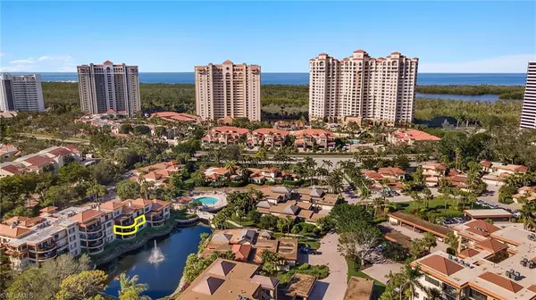 Naples, FL 34108,6710 Pelican Bay BLVD #422