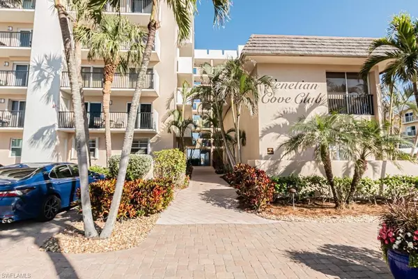 Naples, FL 34103,3500 Gulf Shore BLVD N #208