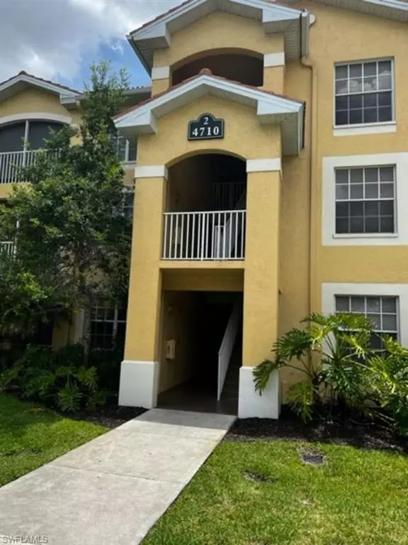 4710 Saint Croix LN #216, Naples, FL 34109